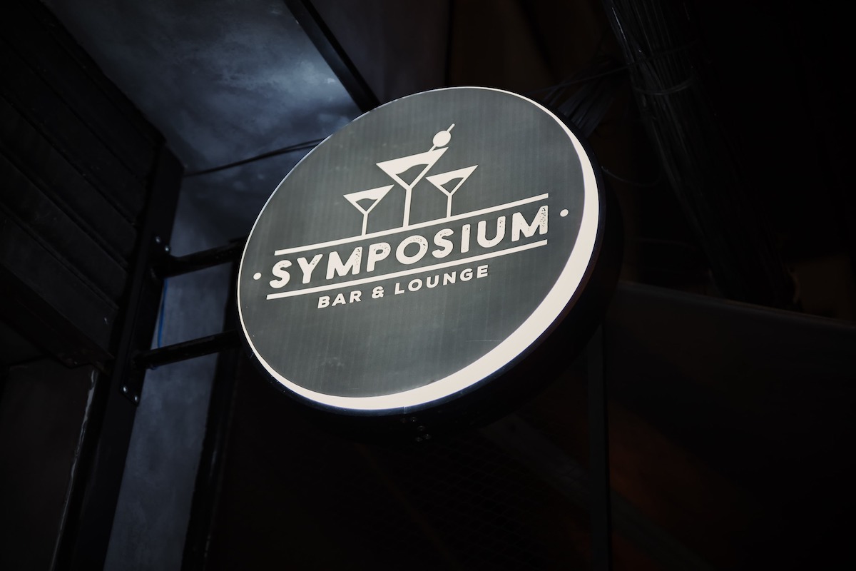Symposium Bar 