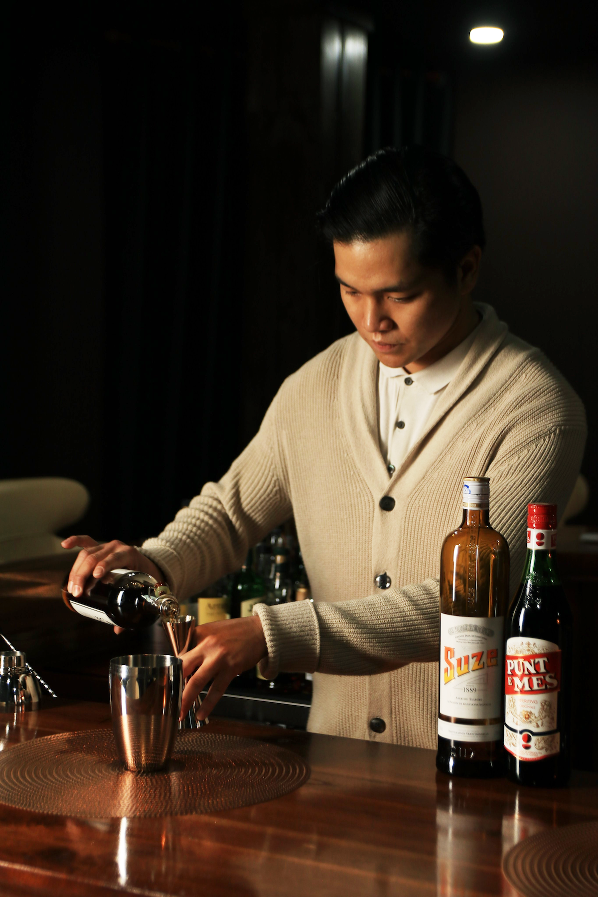 Precise cocktail skills Tủ Bar and Phạm Hồng Toàn