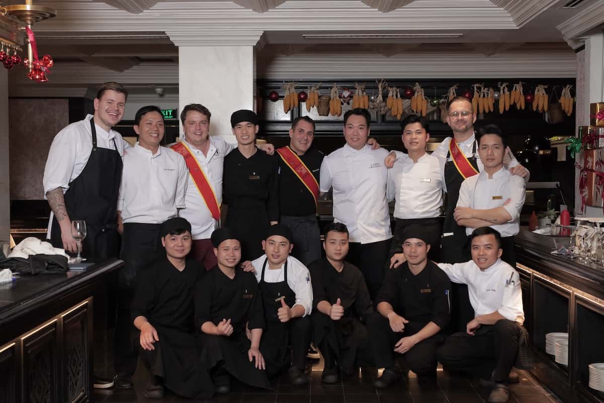 10-Hands Dinner Chic Restaurant Sapa